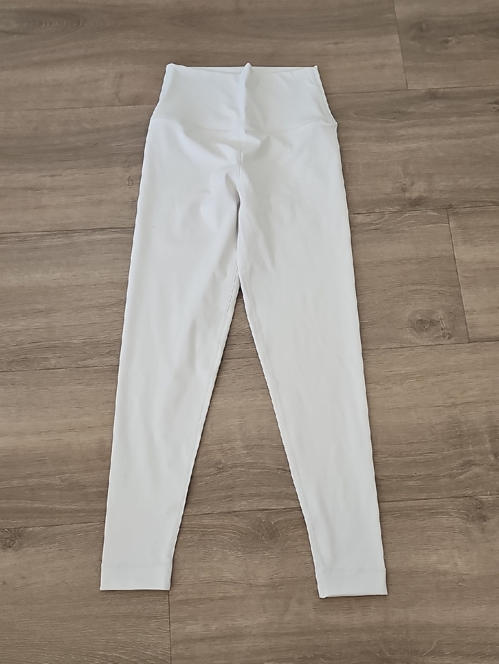 SET Active White Luxform Leggings Cream Size Small